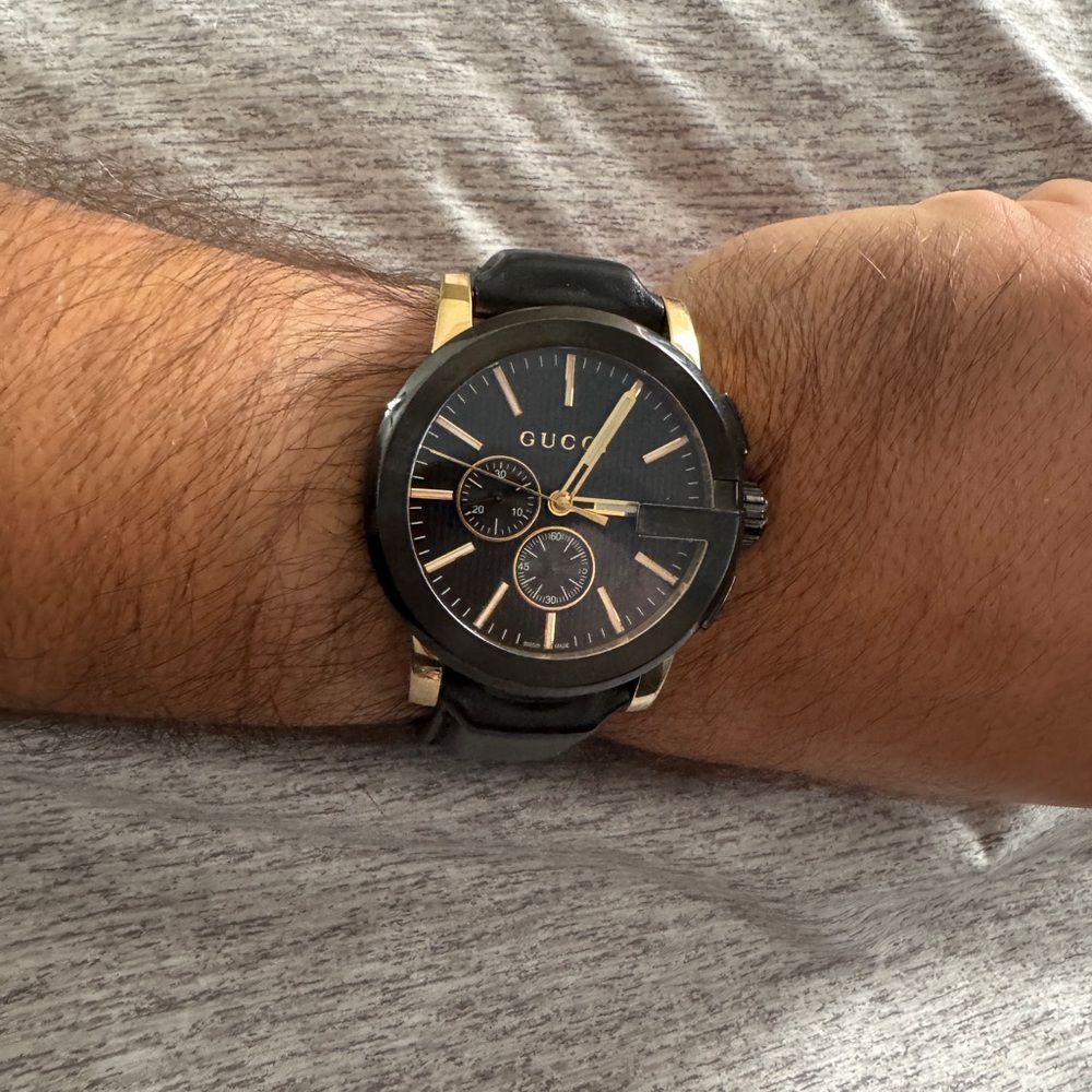 Gucci Black and Gold Men's Watch - Picture 13 of 13